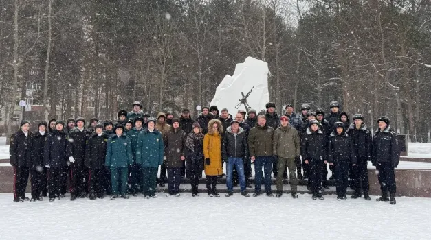 В городе ХМАО почтили память воинов, погибших на Северном Кавказе