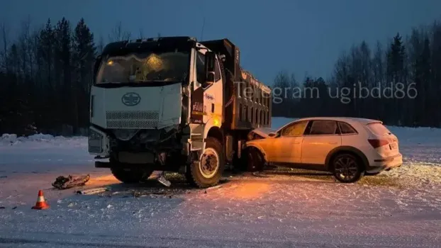 ДТП на подъезде к Сургуту: пострадал водитель легковушки